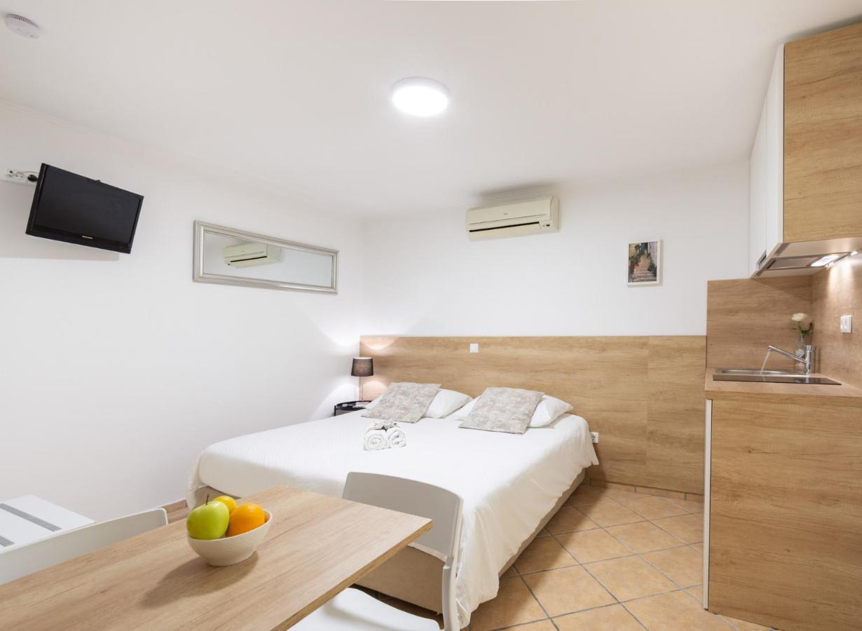 Apartments & Rooms Buble Трогир Екстериор снимка
