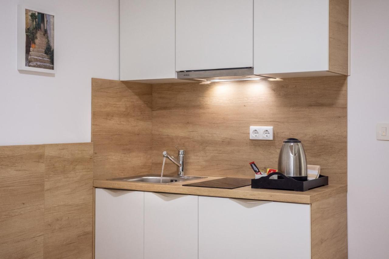 Apartments & Rooms Buble Трогир Екстериор снимка