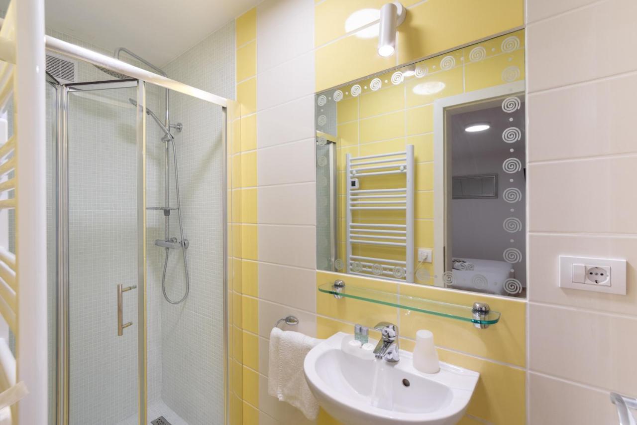 Apartments & Rooms Buble Трогир Екстериор снимка