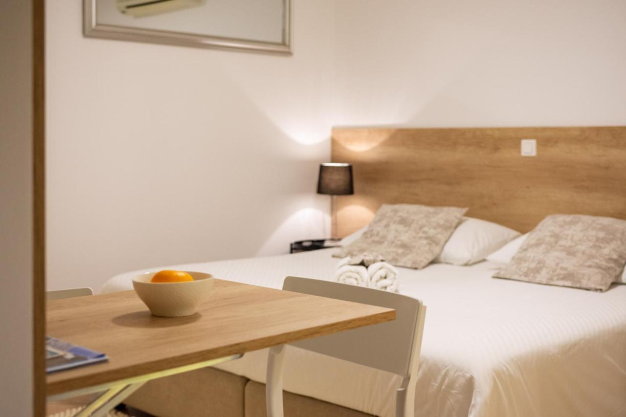 Apartments & Rooms Buble Трогир Екстериор снимка