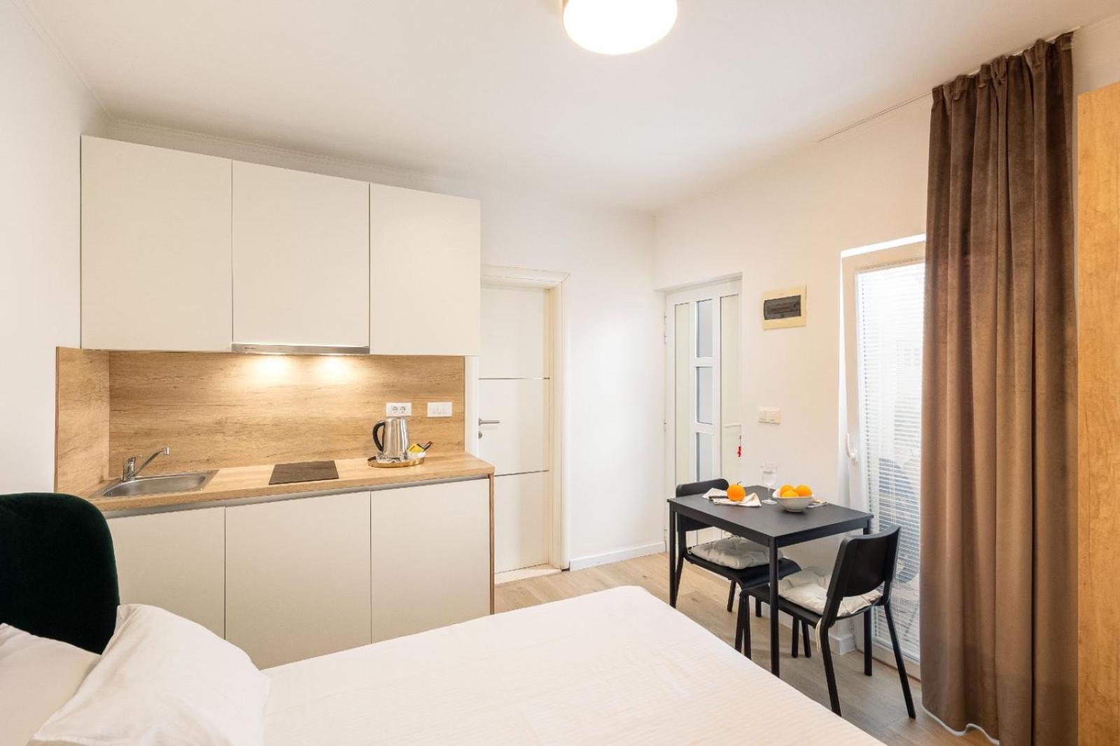 Apartments & Rooms Buble Трогир Екстериор снимка