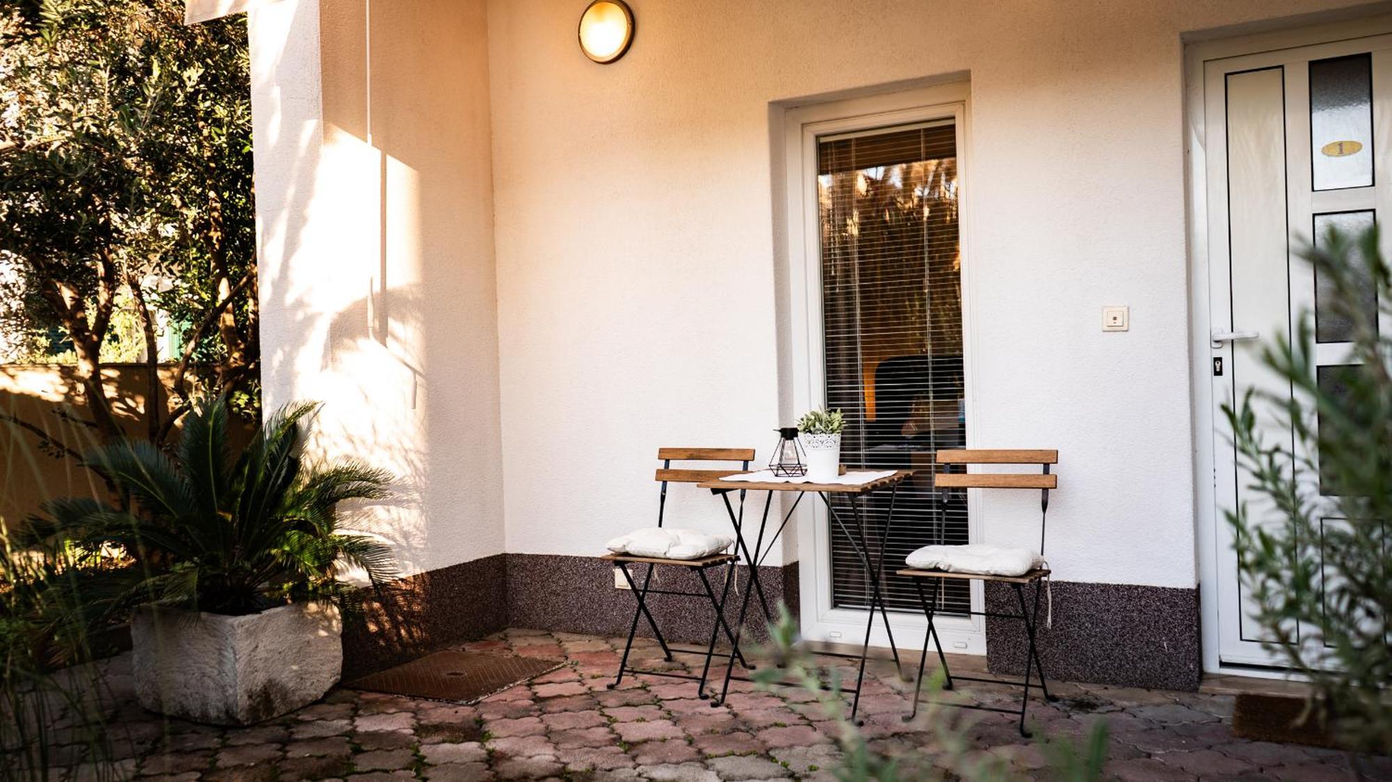 Apartments & Rooms Buble Трогир Екстериор снимка