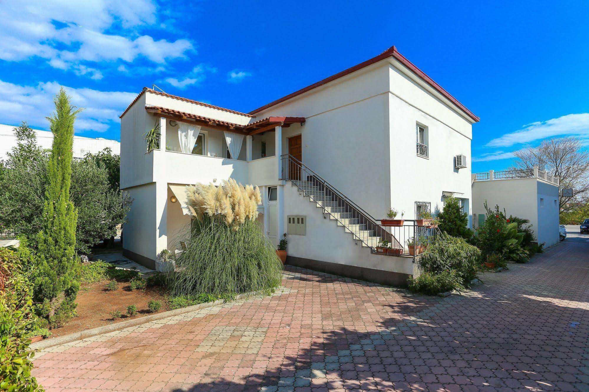 Apartments & Rooms Buble Трогир Екстериор снимка