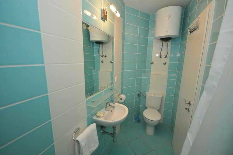 Apartments & Rooms Buble Трогир Екстериор снимка